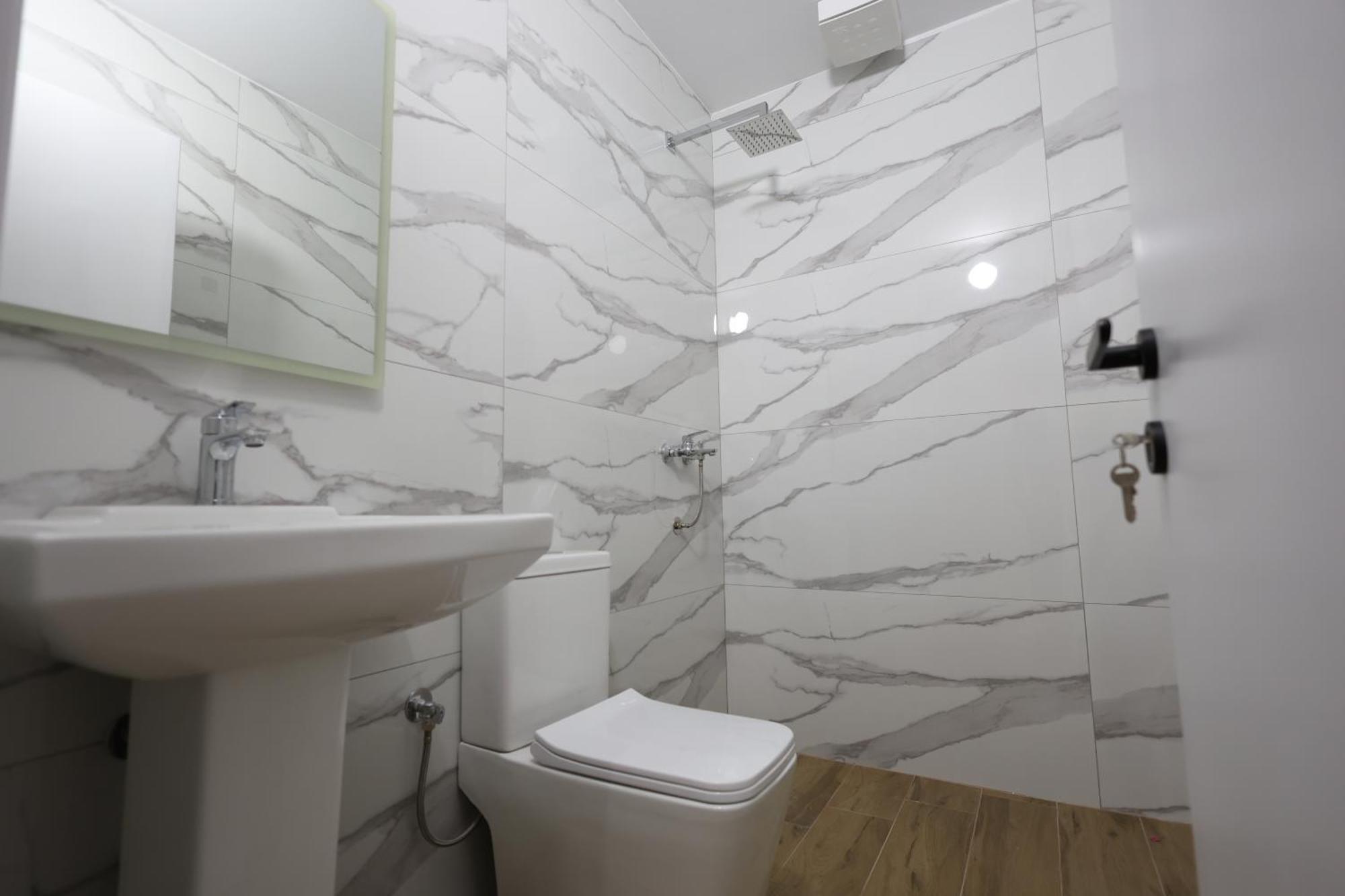 Guesthouse Aurel Berat Bagian luar foto